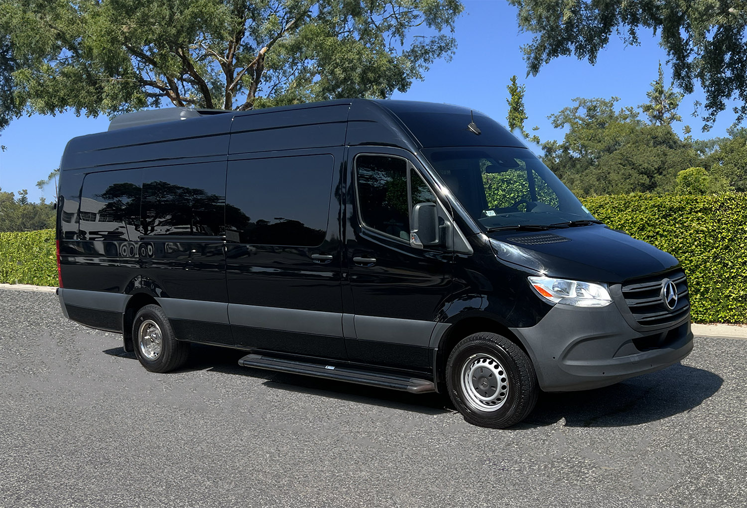 Family-Friendly Travel: Renting a 8 Passenger Van for Your Chicago Getaway
